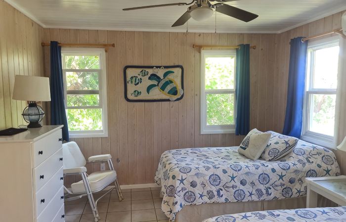 Beautiful waterfront home w/ private dockage within HT Harbour