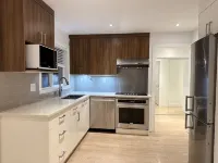Residence by Queen Elizabeth Park - 방갈로