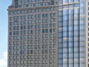 LondonHouse Chicago, Curio Collection by Hilton