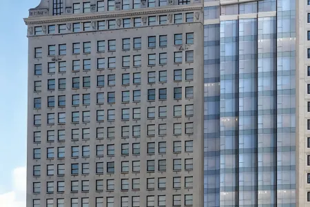 LondonHouse Chicago, Curio Collection by Hilton
