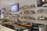 Kingsleys Hotel and Gastro Pub - bar