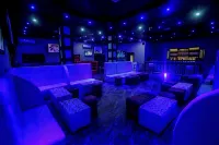 Aaron's Place - bar