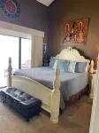Spring Coming, 5 Min 2 Bch, 2 King Suites, 2.5 Bath, Pool, 2 Free Spots Park - 4-Sterne