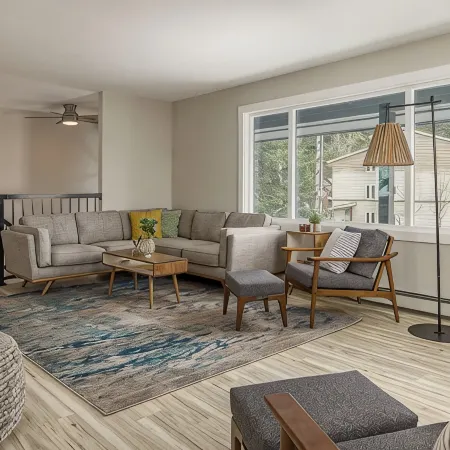 Beautiful 4-bedroom house - Walking distance to Downtown and Sea Life Center!