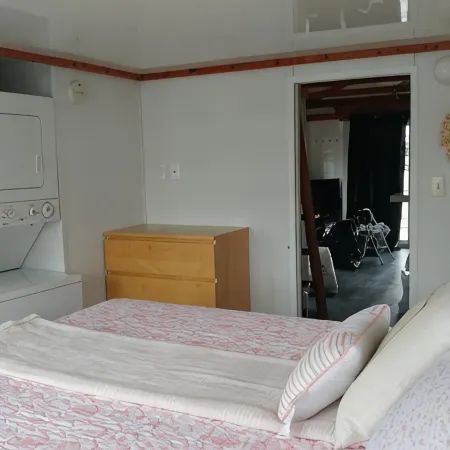 Fun houseboat. Walk to Boston attractions WIFI