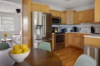 WELCOME TO THE OWL'S NEST - 2 BEDROOM HOME IN AUGUSTA, WINERIES & THE KATY TRAIL - Homestays
