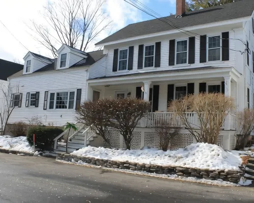 9 Lake Street Hotels in Wolfeboro