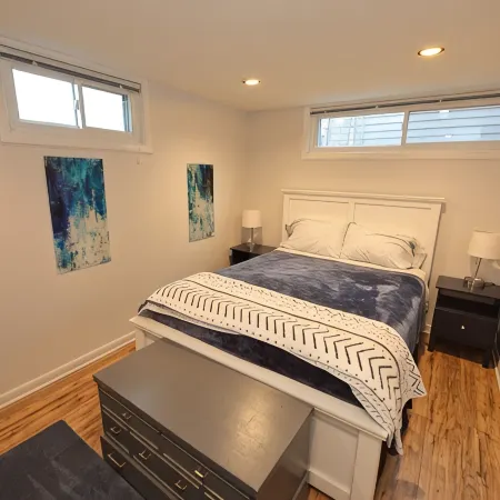 2-bedroom vacation home just 3 minutes drive to Drake University
