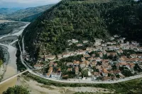 Through Mangalem - Homestay