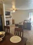 A game day getaway, 1.5 miles to Campus & NCED Conference Center! - Bungalows
