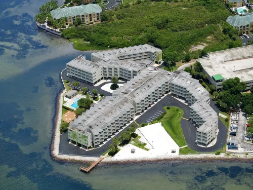 Tiki Themed Condo on Tampa Bay - pantai