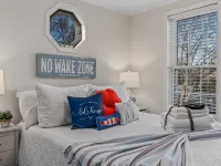 Lakefront Oasis • Private Dock & Bar • Kayaks, Paddleboards, Steps to Water - Boutique
