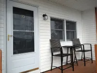 Cozy Condo with Views of Mt Kineo - Homestays