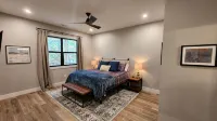 BEAUTIFUL Newly Built Retreat w/Private Marina Boat Slip at Upper Lake Keowee!!! - Træningscentre