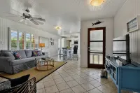 Your quaint family-friendly getaway on the Coast! - 4-Star