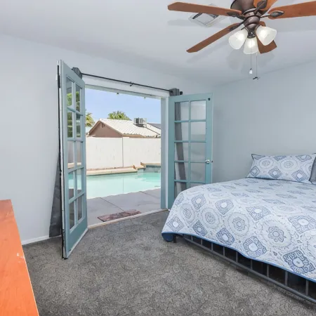 OCO-Heated pool for additional fee and spacious 4br home for your comfort.