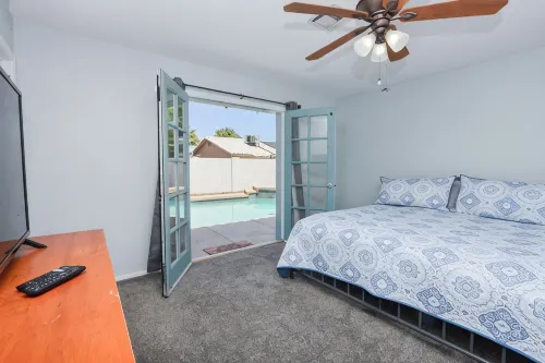 OCO-Heated pool for additional fee and spacious 4br home for your comfort. - Private Pools