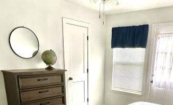 Fully Updated Beautiful Seabrook Barn Style Cottage