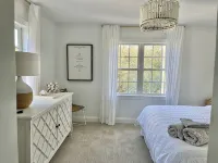The Oceans Oyster-Hot tub, 5 min to beach, Pets, Sleeps 10 , Sound Views!! - balcony