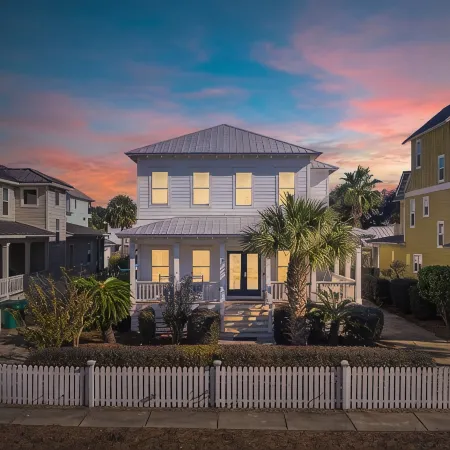 Private Pool + Hot Tub - Golf Cart - Block to Beach - Beach Chair Service