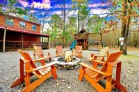 Hot Tub•Pool Table•Playground•Boat Parking• Fire Pit•Sleeps 10•Fun for All Ages! - 3 ดาว
