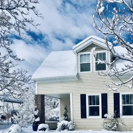 CHARMING home near BRIAN HEAD/Shakespeare/SUU/Walk to Quaint Downtown/Bryce/Zion