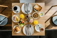 Own Montevideo - breakfast