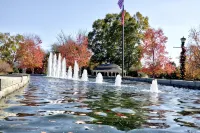 Charming Country Cottage Retreat -  Walking distance to Downtown - Wifi