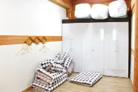 Jecheon Tourist Farm Hanok Stay - مسبح