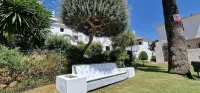 charming, quiet , white house in the center of Marbella - 2 stjerner