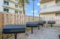 Luxurious 2nd floor beachfront condo w wrap-around balcony @ The Enclave - 2 ดาว