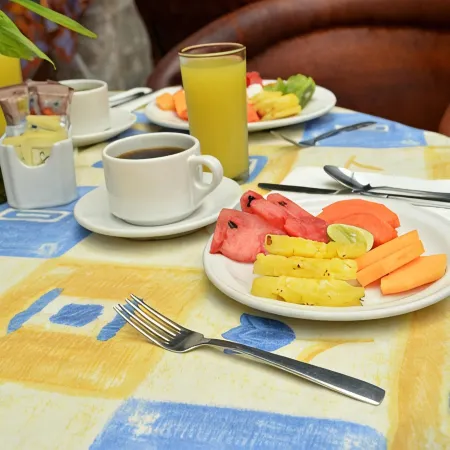 Howard Johnson by Wyndham Morelia Calle Real