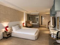 City Park Hotel Residences - balcony