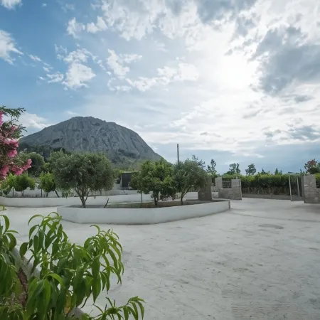 Acrocorinth Apartments