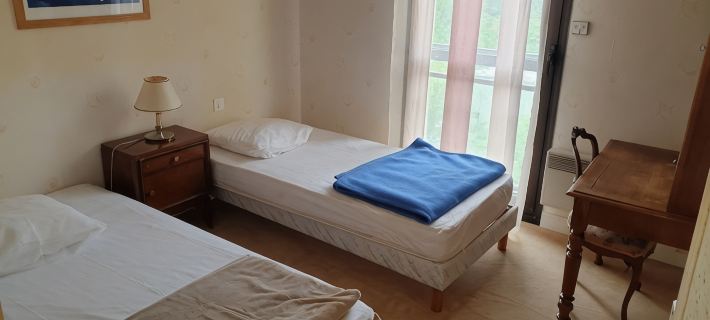 Beautiful apartment with sea view in Concarneau - Wi fi, balcony, private parking Hotele w: Concarneau