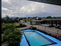 The Vista Inn - Pools