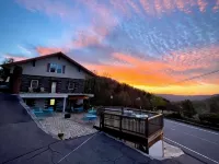 Skyline Village Inn - 2-Star