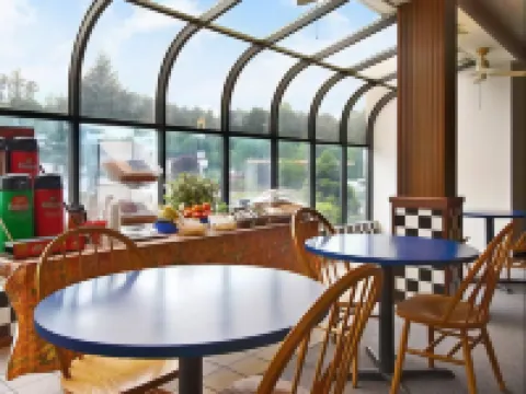 アメリカズ ベスト バリュー イン マリオン ノースカロライナ マクドウェルのホテル