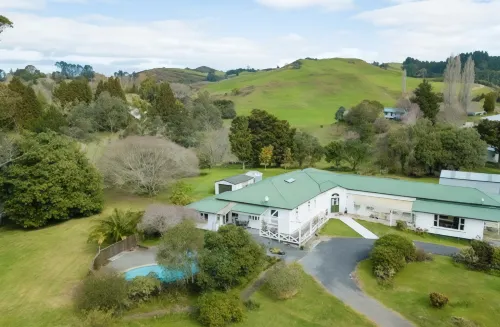 Poripori Homestead Hotels in Lower Kaimai
