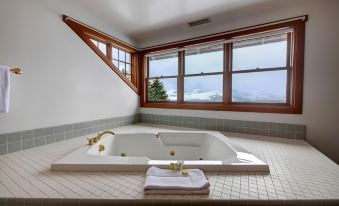 Casia Lodge and Ranch