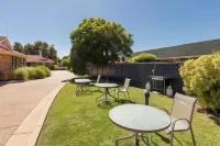 Best Western Ambassador Motor Inn  Apartments Hotels in Glenfield Park