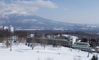 The Green Leaf, Niseko Village