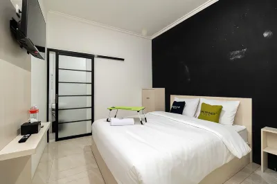 Urbanview Hotel Bizhome Artha Gading Boulevard by RedDoorz Hôtels à : Jakarta-Nord