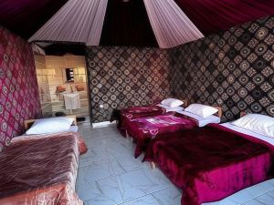 Wadi rum boutique camp & jeep tour