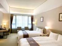 Tsun-Huang Hotel