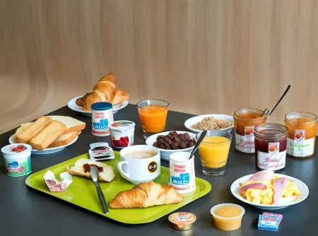 B&B Hotel Toulouse Purpan Zénith Отели рядом с достопримечательностью «Университет Тулуза - Жан Жорес»