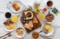 B&B Hotel Laval Ouest Hotels in Change