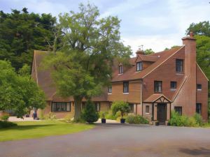 Cleavers Lyng 16th Century Country House