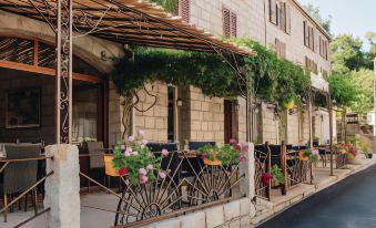 Auberge U n'Antru Versu