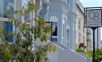 Q8 Boutique Hotel